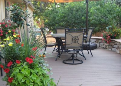 Flowers Composite Decking Seating Wall