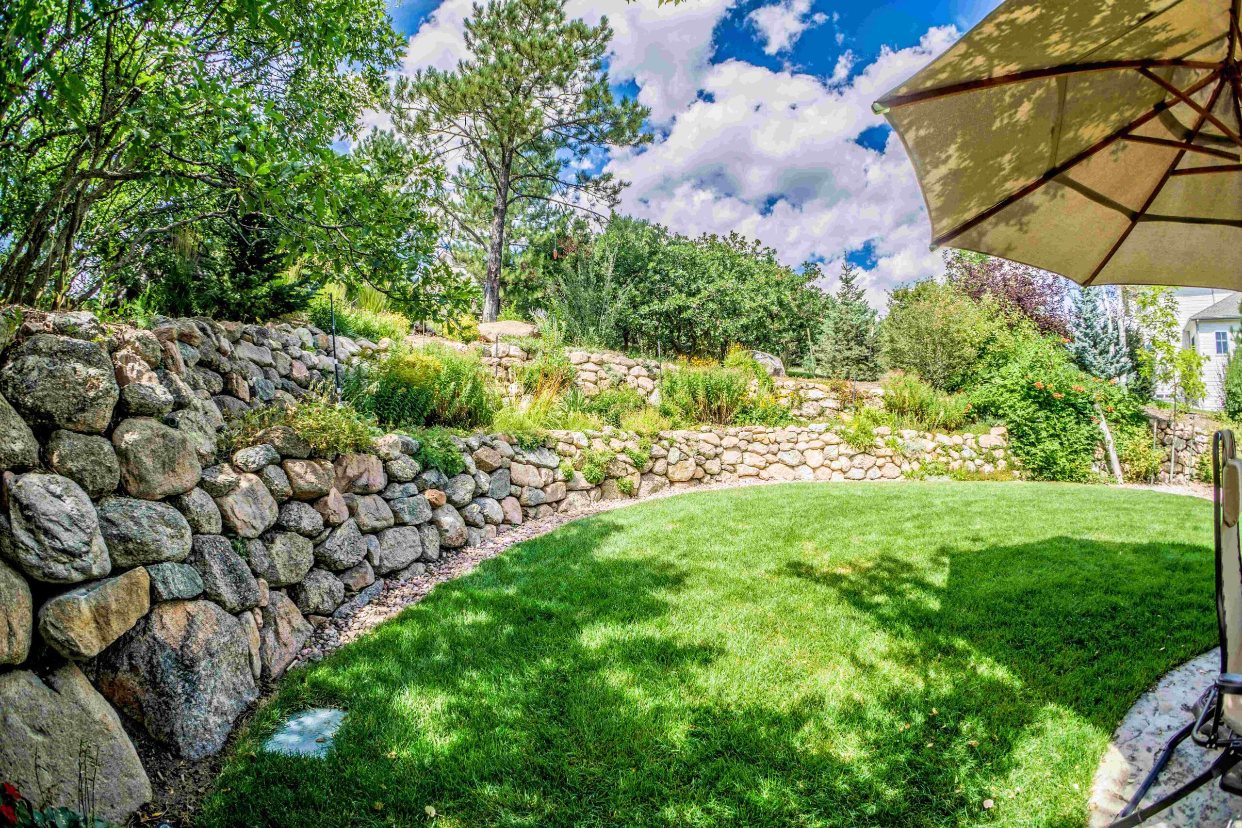 Boulder Wall | Lawn | Plantings