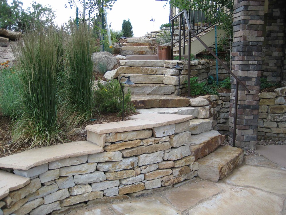 Siloam Stone | Stepped Seating Wall